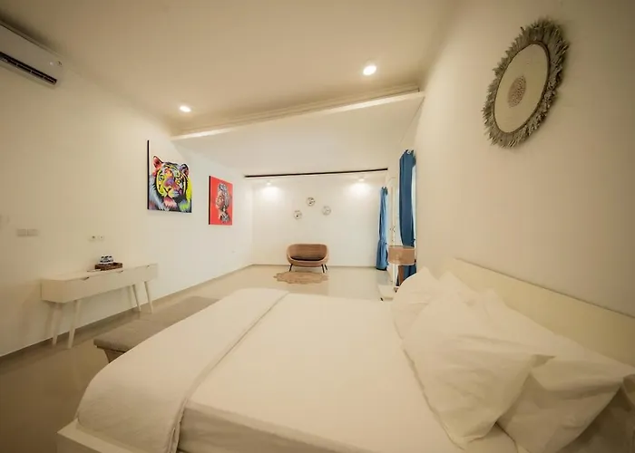 Villa Casa Sopi - Art 2br Near Batu Belig